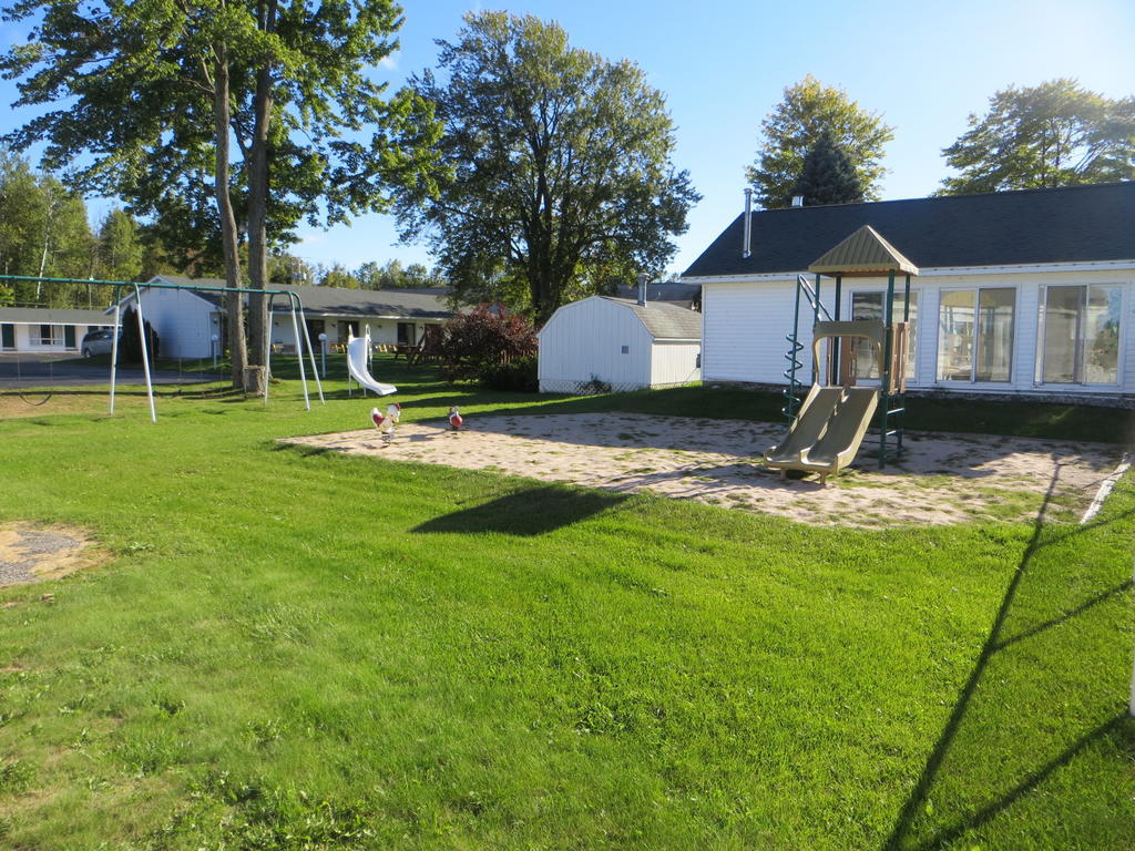 Starlite Budget Inn Mackinaw City Exterior photo